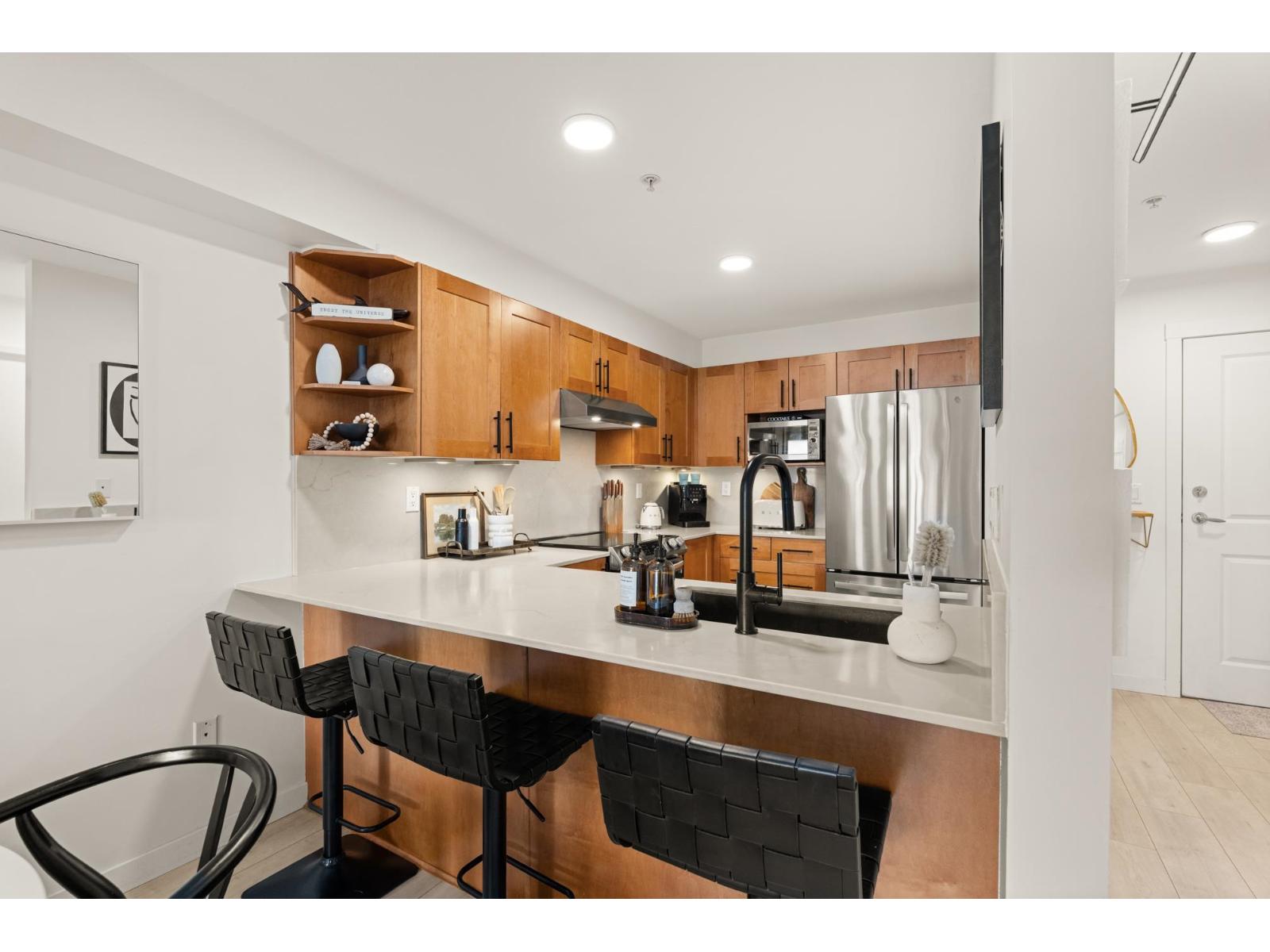 212 15621 Marine Drive, White Rock, British Columbia  V4B 1E1 - Photo 10 - R3123524