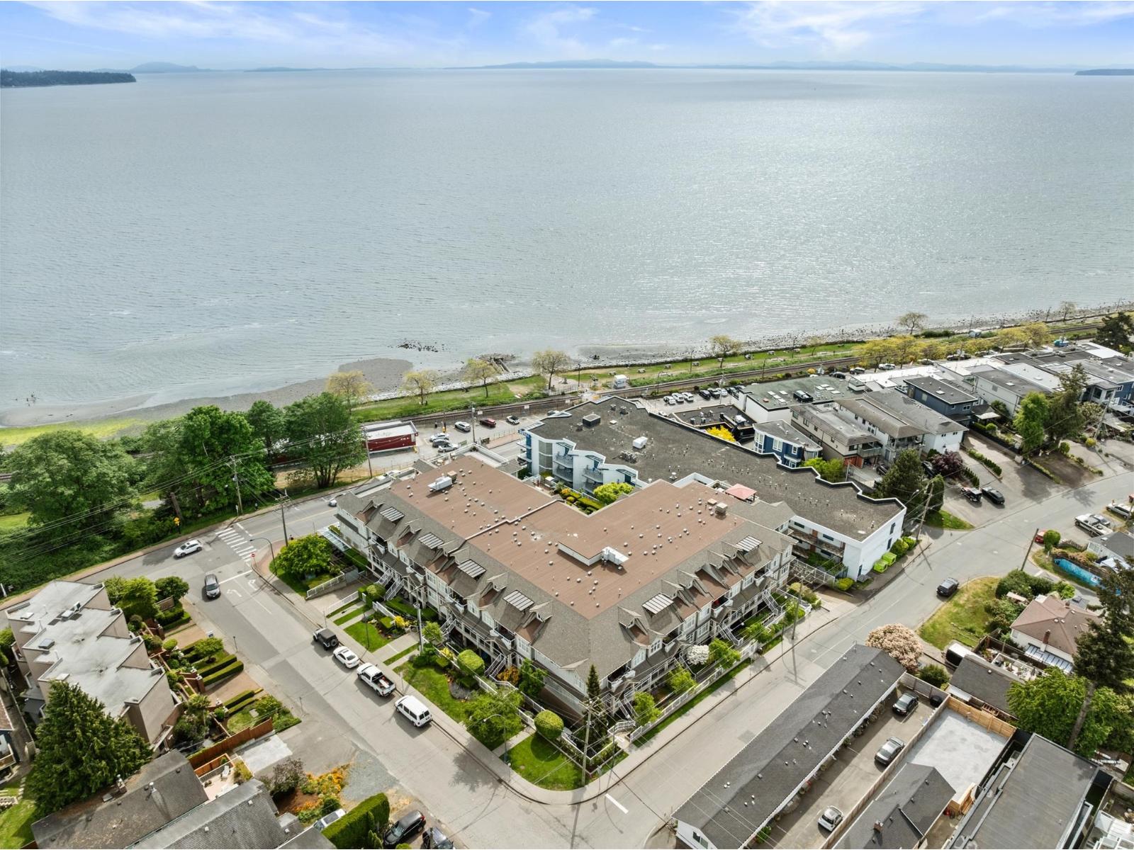 212 15621 Marine Drive, White Rock, British Columbia  V4B 1E1 - Photo 5 - R3123524