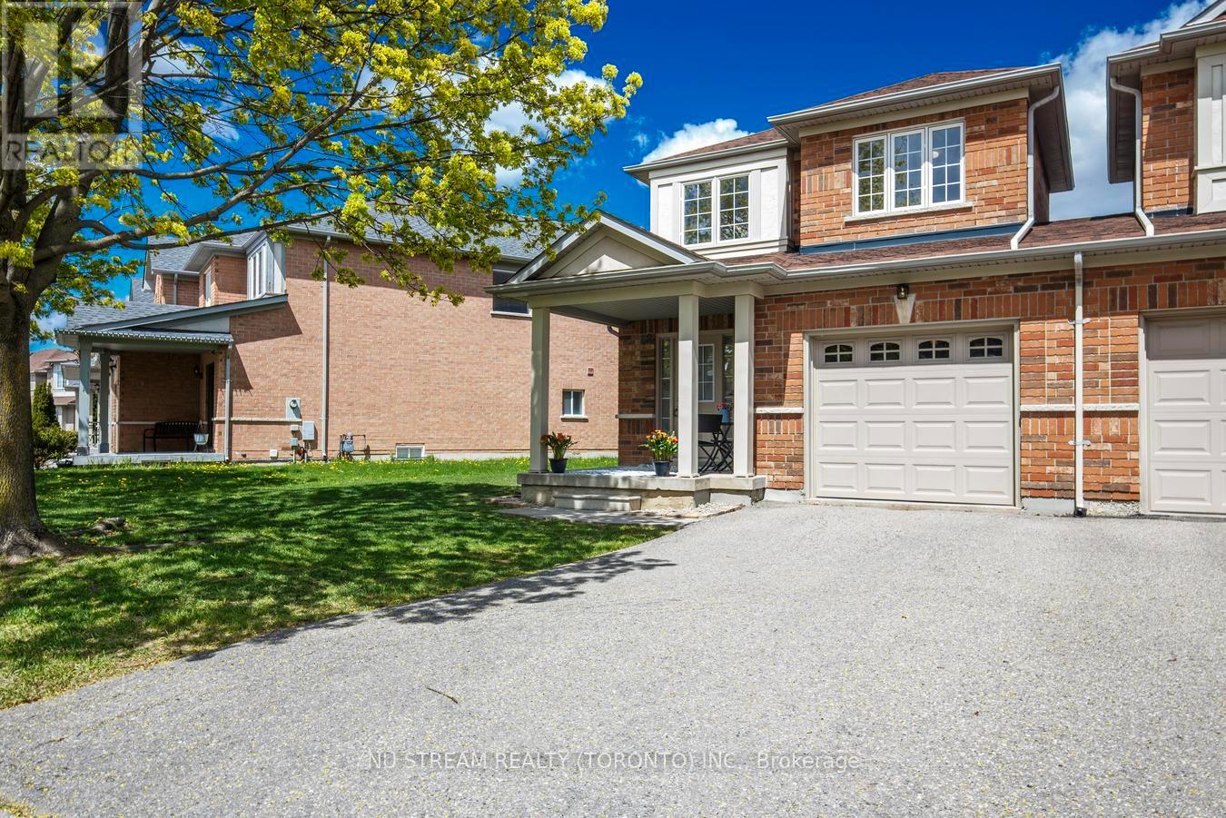 58 Rideau Drive, Richmond Hill, Ontario  L4B 4P3 - Photo 2 - N13128346