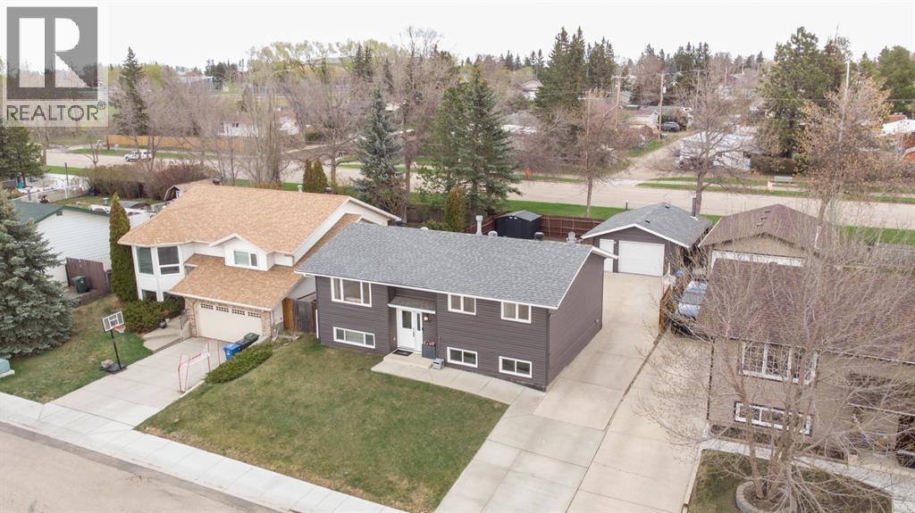 3840 52a Avenue, Innisfail, Alberta  T4G 1G8 - Photo 3 - A2311356