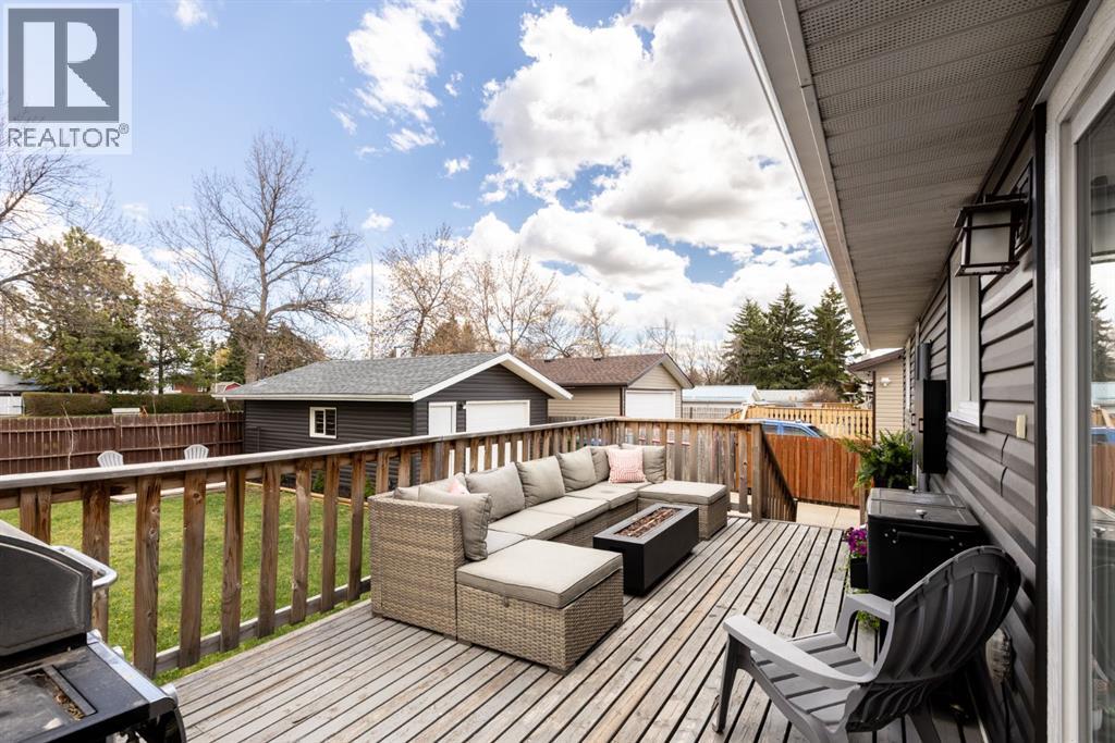 3840 52a Avenue, Innisfail, Alberta  T4G 1G8 - Photo 36 - A2311356