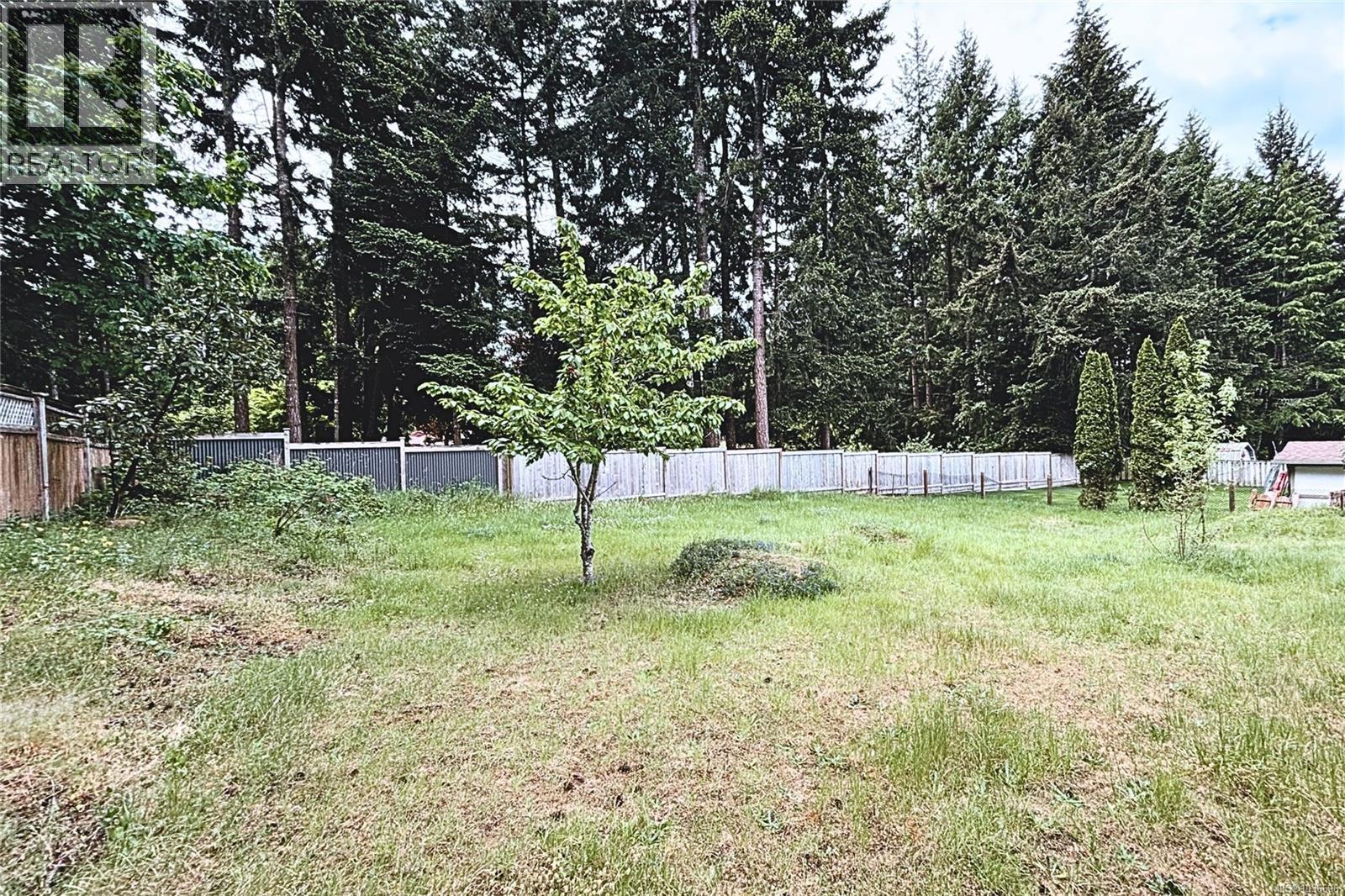 For Sale: 600 Sumac Dr, Qualicum Beach, ON | 4 Bed, 3 Bath House for $295,000. See 26 photos!