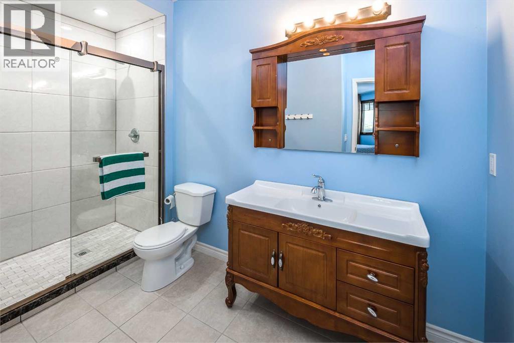 5 Elveden Point SW, Calgary, Alberta  T3H 3X8 - Photo 33 - A2297598