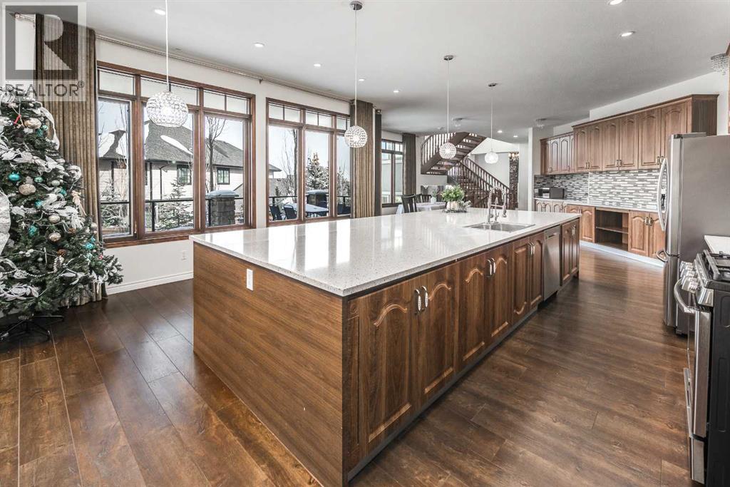5 Elveden Point SW, Calgary, Alberta  T3H 3X8 - Photo 7 - A2297598
