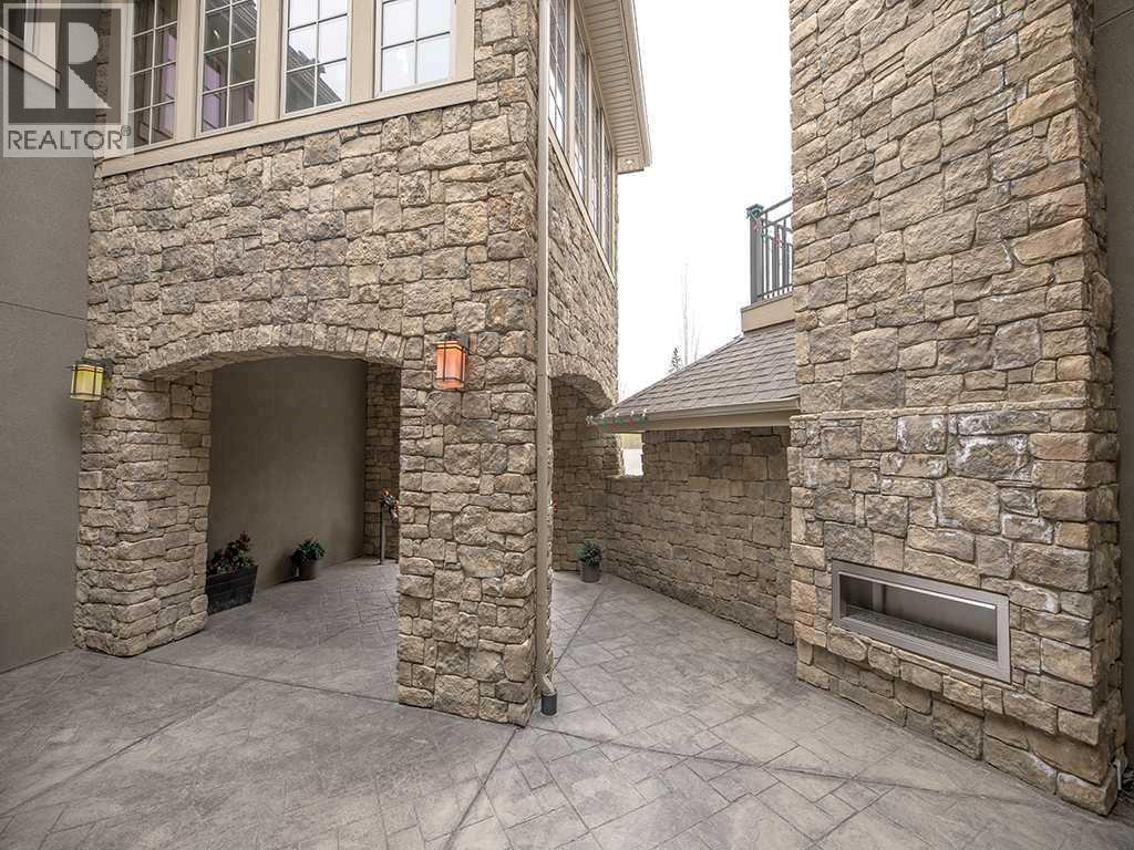 5 Elveden Point SW, Calgary, Alberta  T3H 3X8 - Photo 4 - A2297598