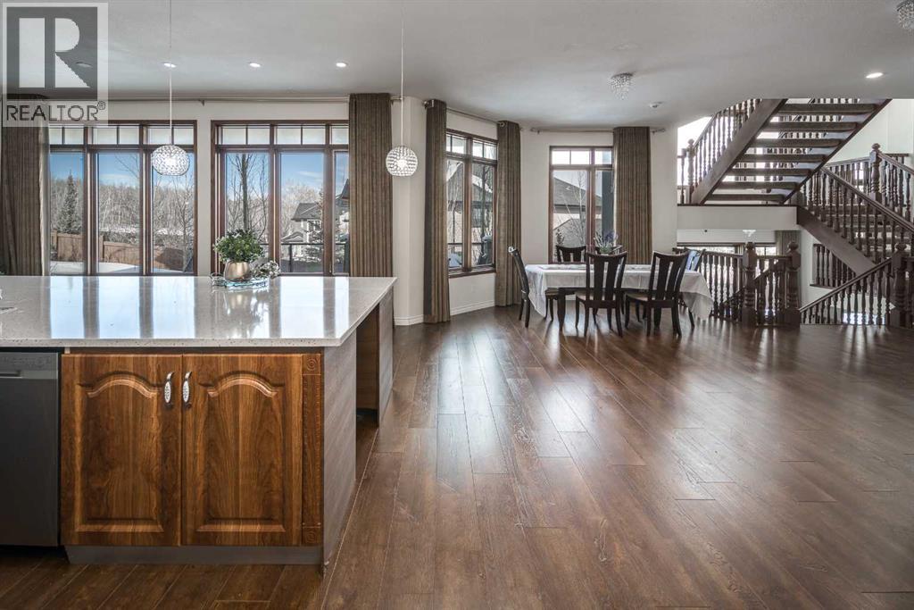 5 Elveden Point SW, Calgary, Alberta  T3H 3X8 - Photo 12 - A2297598