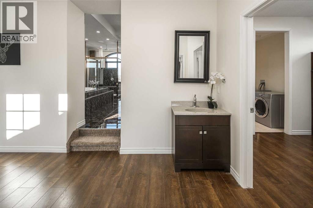 5 Elveden Point SW, Calgary, Alberta  T3H 3X8 - Photo 27 - A2297598
