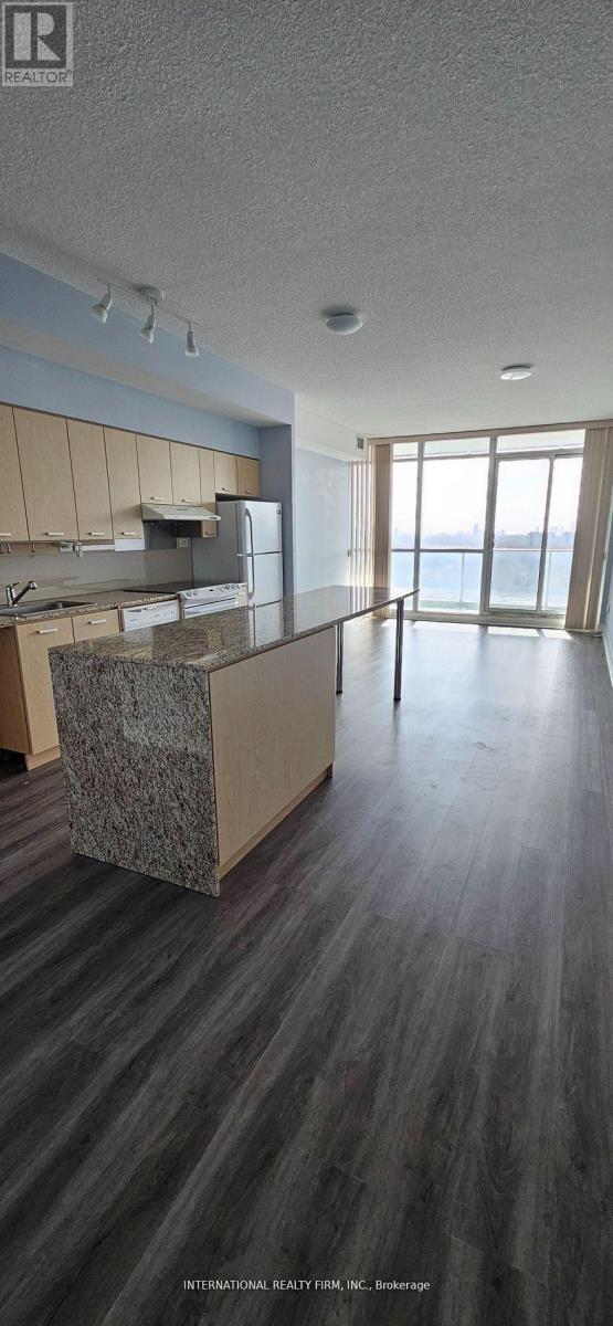 2011 - 29 Singer Court, Toronto, Ontario  M2K 0B3 - Photo 4 - C13128954