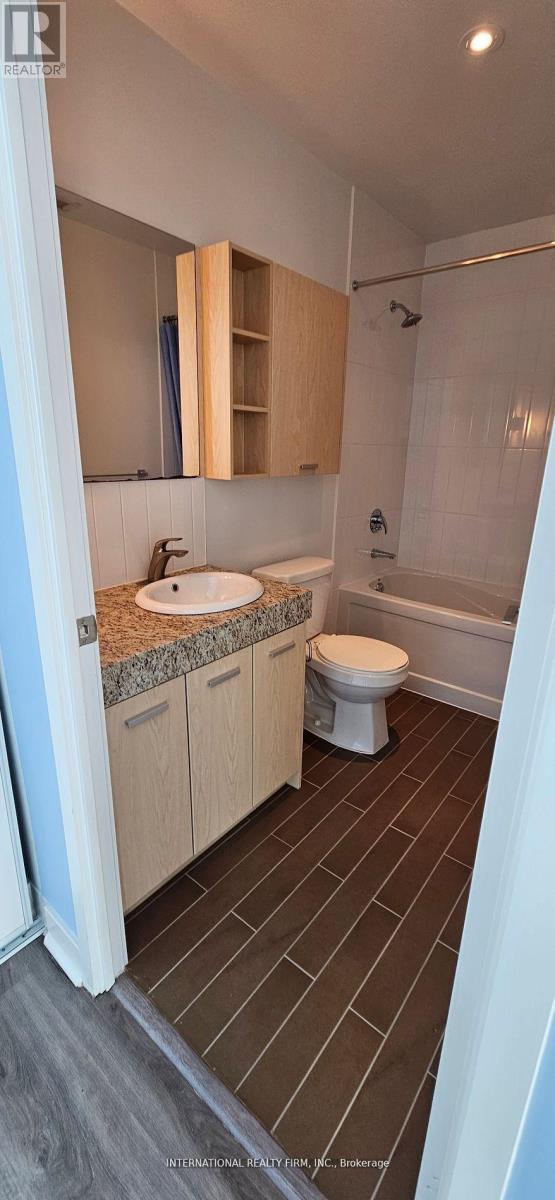 2011 - 29 Singer Court, Toronto, Ontario  M2K 0B3 - Photo 7 - C13128954