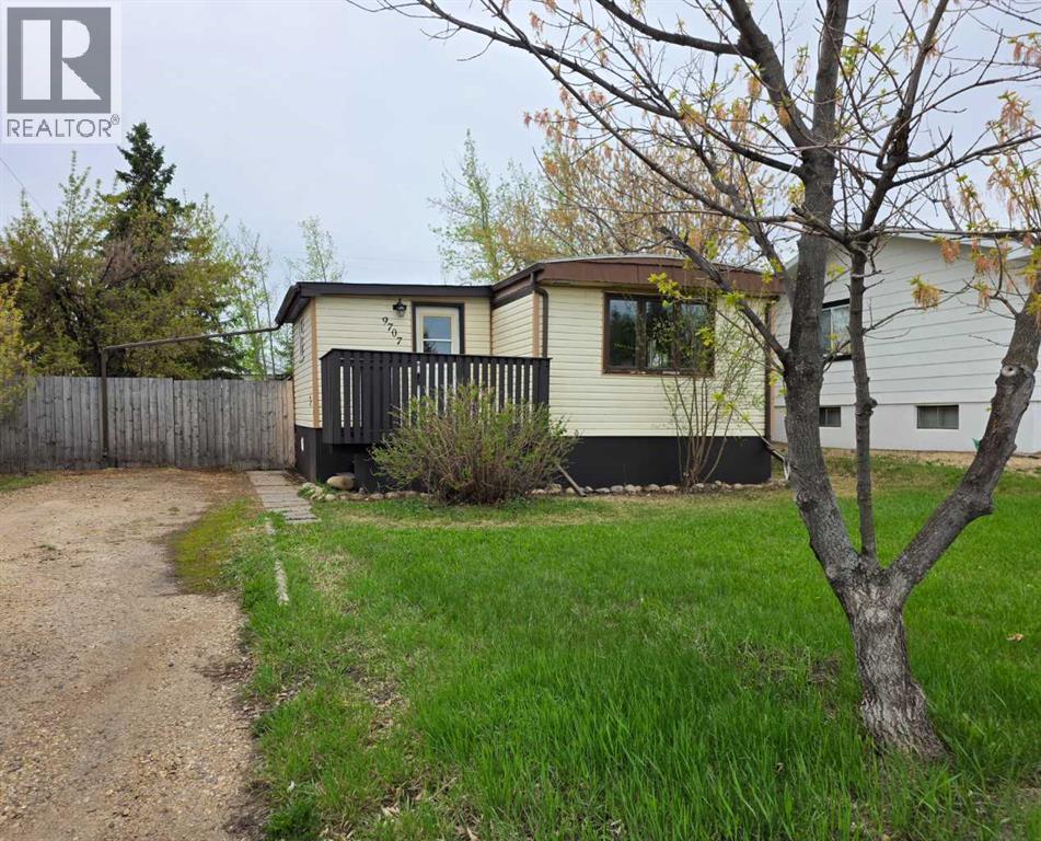 9707 104 Avenue, Clairmont, Alberta  T0H 0W0 - Photo 1 - A2283427