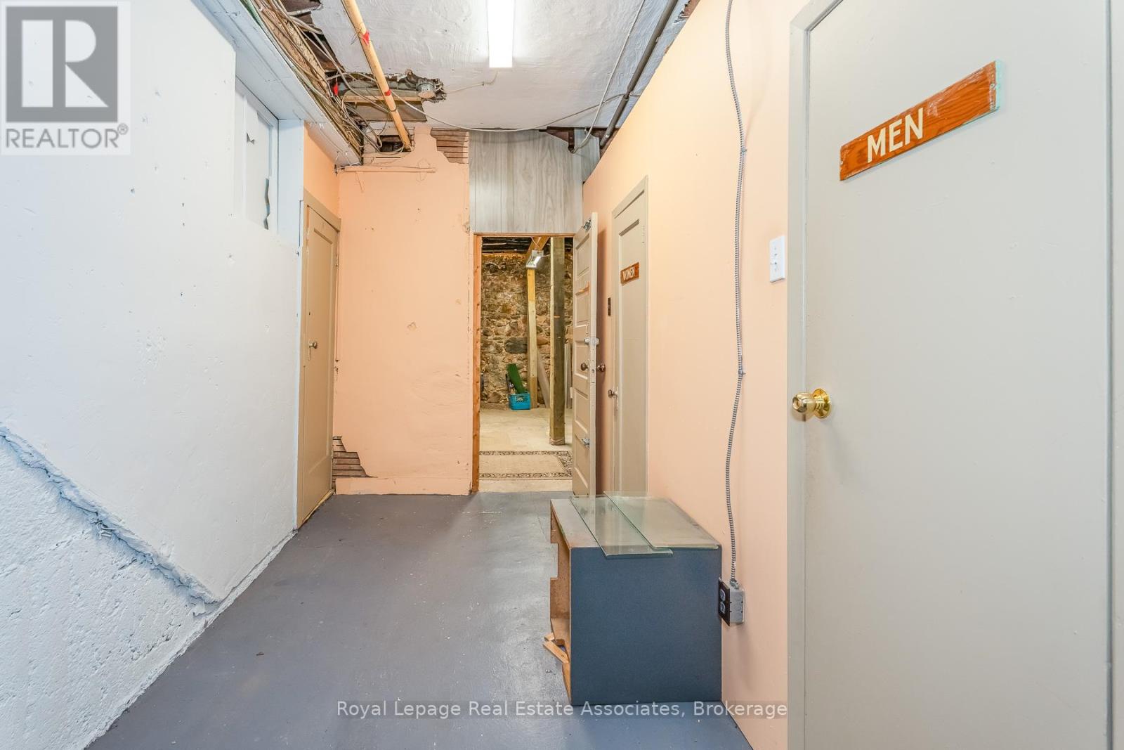 133 Dunlop Street E, Barrie (City Centre), Ontario  L4M 1A6 - Photo 32 - S13128992