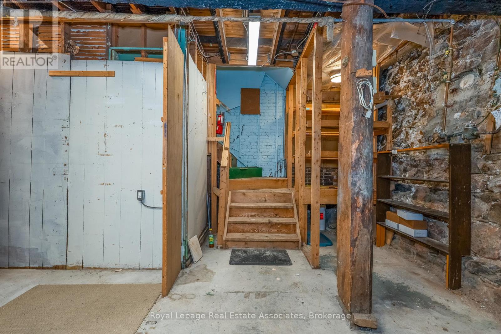 133 Dunlop Street E, Barrie (City Centre), Ontario  L4M 1A6 - Photo 33 - S13128992