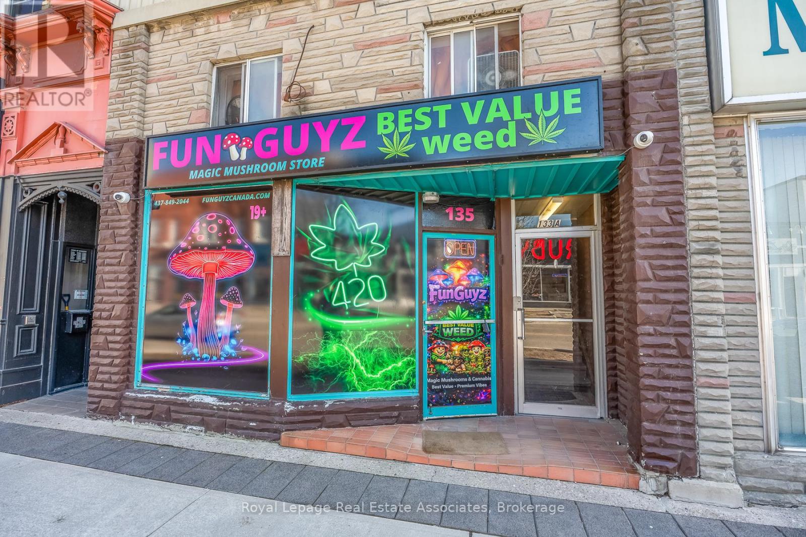 133 Dunlop Street E, Barrie (City Centre), Ontario  L4M 1A6 - Photo 4 - S13128992