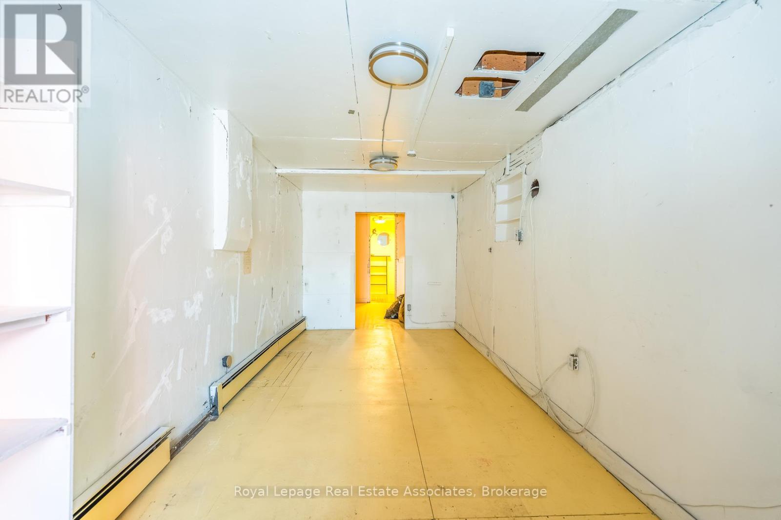 133 Dunlop Street E, Barrie (City Centre), Ontario  L4M 1A6 - Photo 6 - S13128992