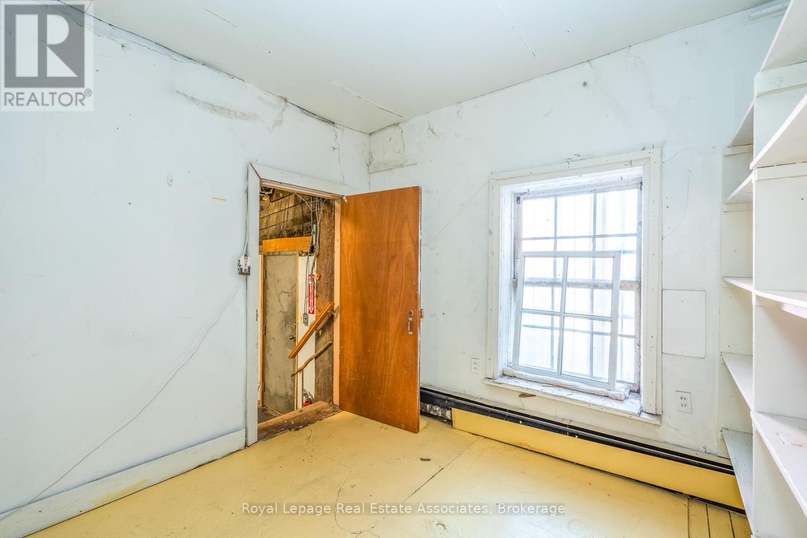 133 Dunlop Street E, Barrie (City Centre), Ontario  L4M 1A6 - Photo 8 - S13128992