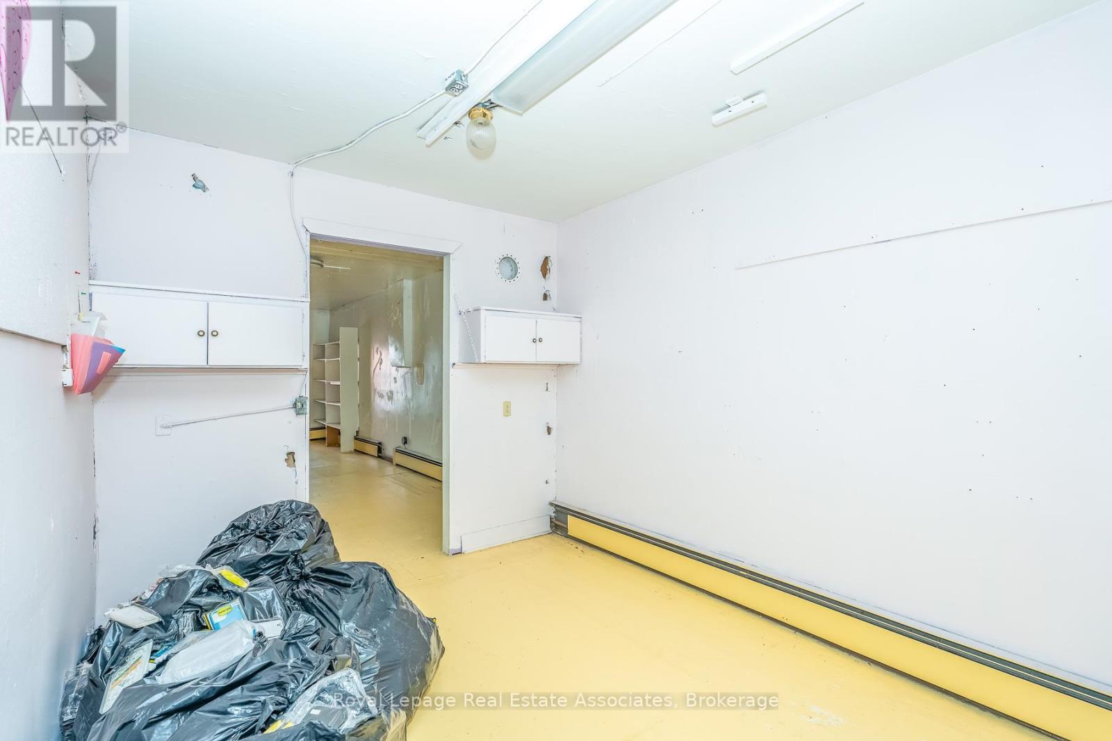 133 Dunlop Street E, Barrie (City Centre), Ontario  L4M 1A6 - Photo 9 - S13128992