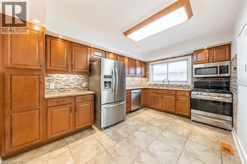 172 Fennell Avenue E Unit# Upper, Hamilton, Ontario  L9A 1S3 - Photo 1 - 40828338