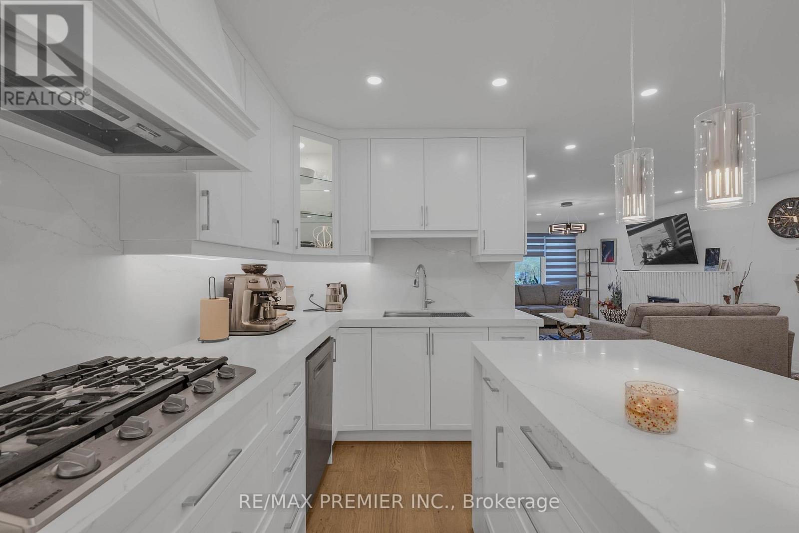51 Bowerbank Drive, Toronto, Ontario  M2M 1Z9 - Photo 14 - C13092496
