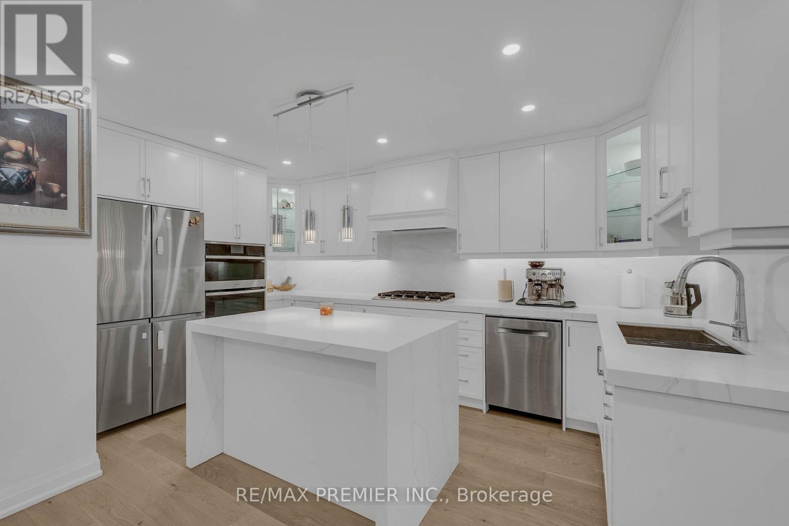 51 Bowerbank Drive, Toronto, Ontario  M2M 1Z9 - Photo 12 - C13092496