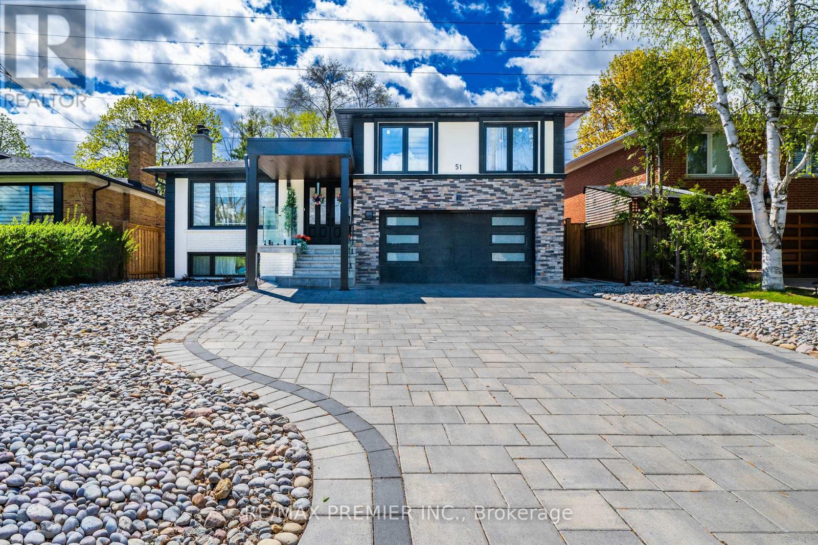 51 BOWERBANK DRIVE, Toronto, Ontario