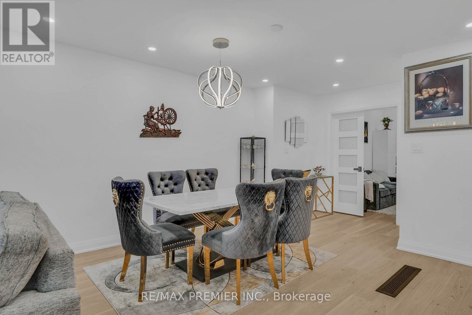 51 Bowerbank Drive, Toronto, Ontario  M2M 1Z9 - Photo 10 - C13092496