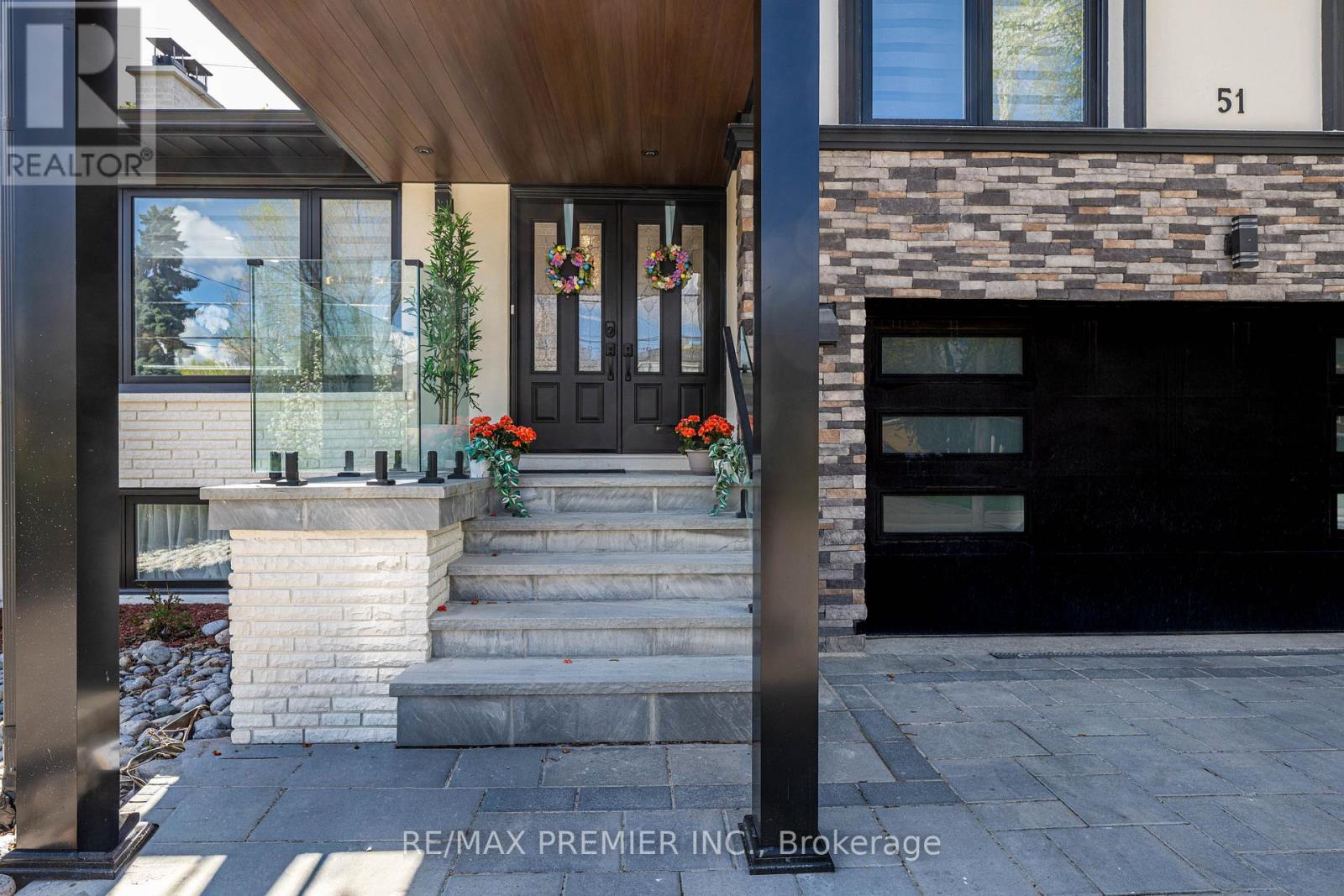 51 Bowerbank Drive, Toronto, Ontario  M2M 1Z9 - Photo 3 - C13092496