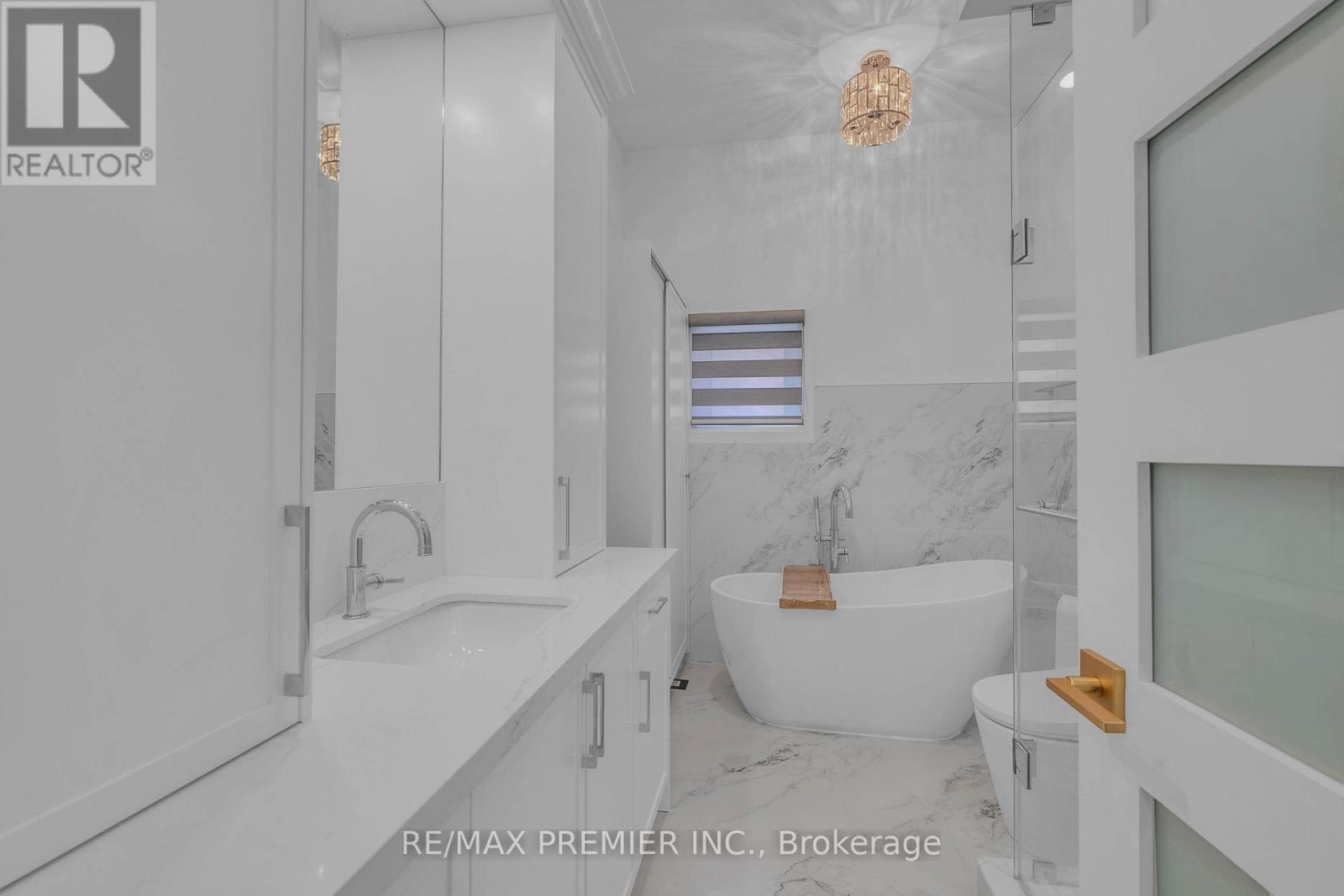 51 Bowerbank Drive, Toronto, Ontario  M2M 1Z9 - Photo 18 - C13092496