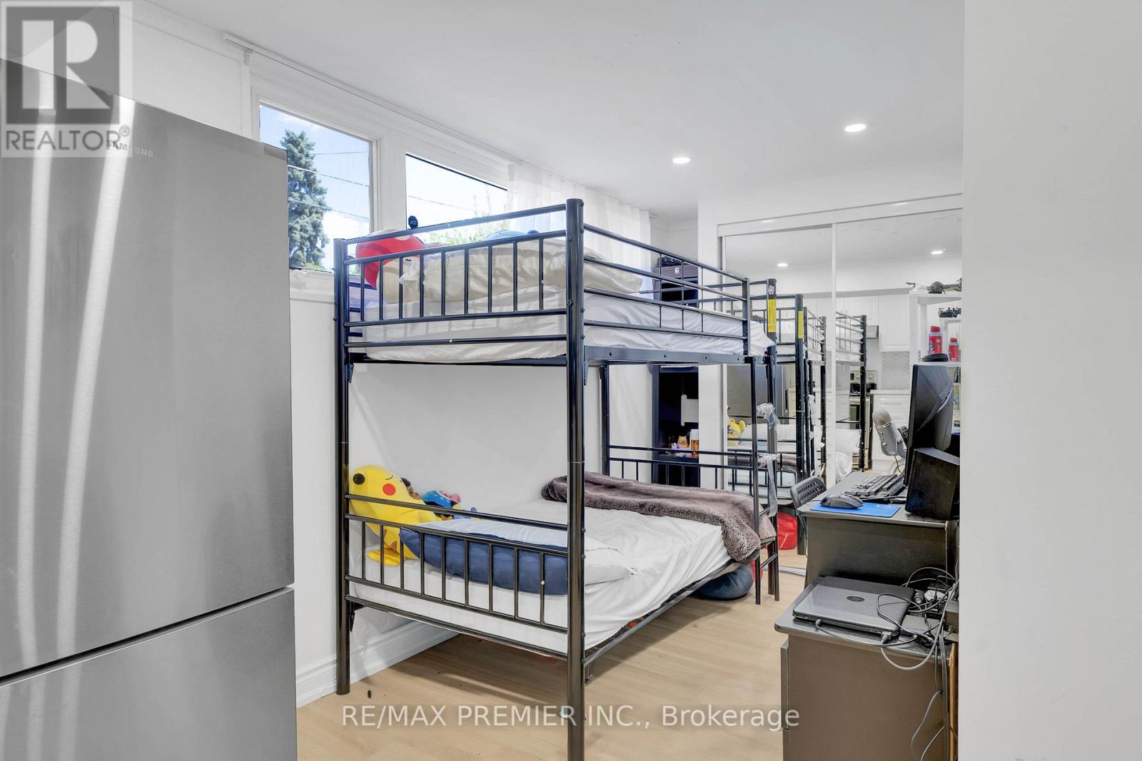 51 Bowerbank Drive, Toronto, Ontario  M2M 1Z9 - Photo 38 - C13092496