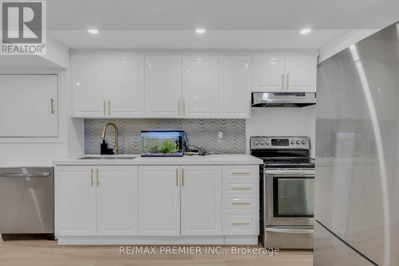 51 Bowerbank Drive, Toronto, Ontario  M2M 1Z9 - Photo 37 - C13092496