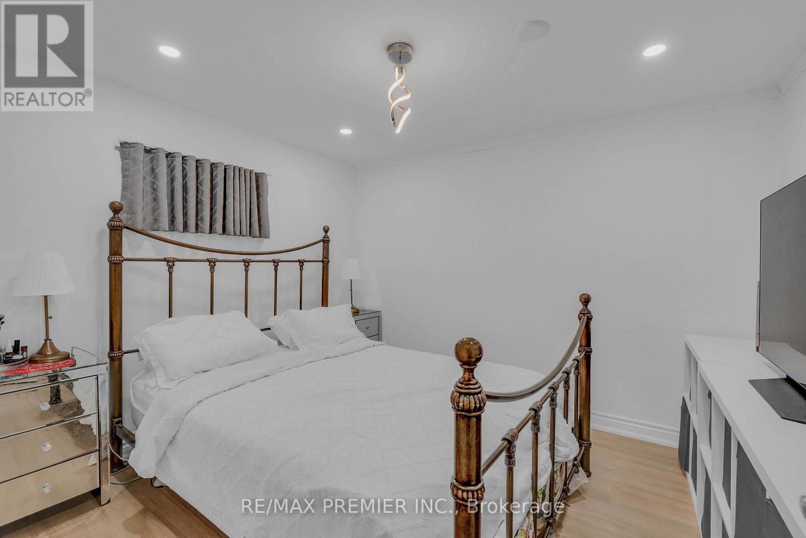51 Bowerbank Drive, Toronto, Ontario  M2M 1Z9 - Photo 34 - C13092496
