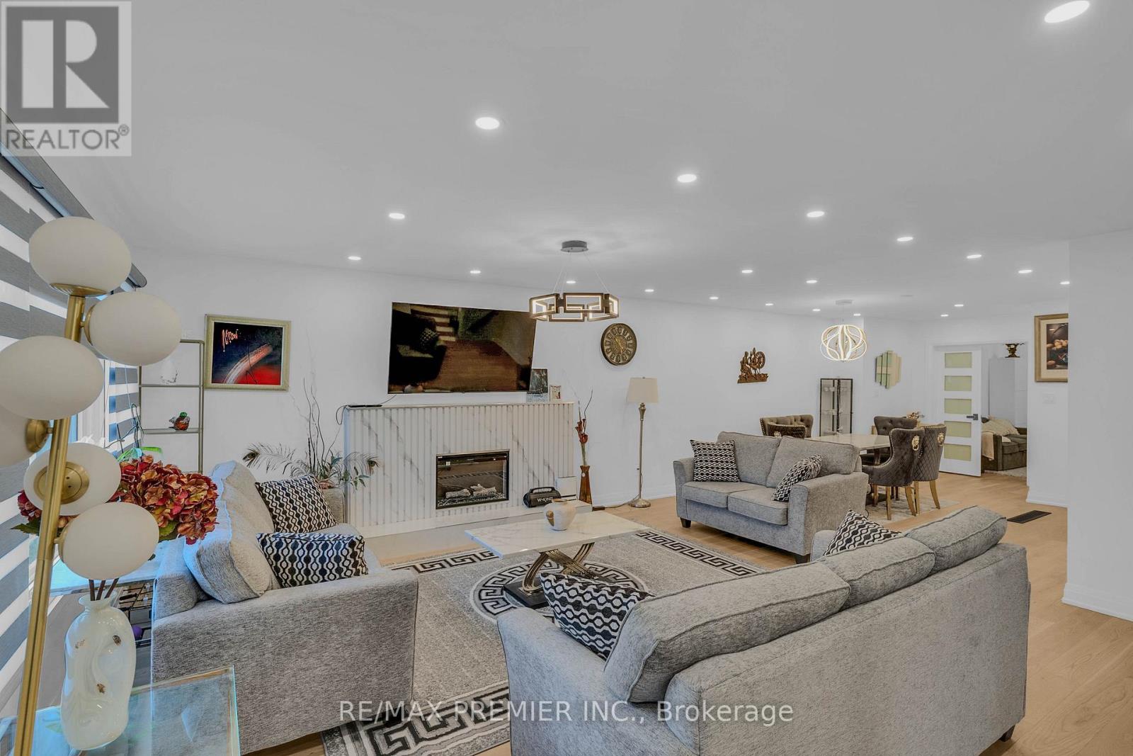 51 Bowerbank Drive, Toronto, Ontario  M2M 1Z9 - Photo 5 - C13092496