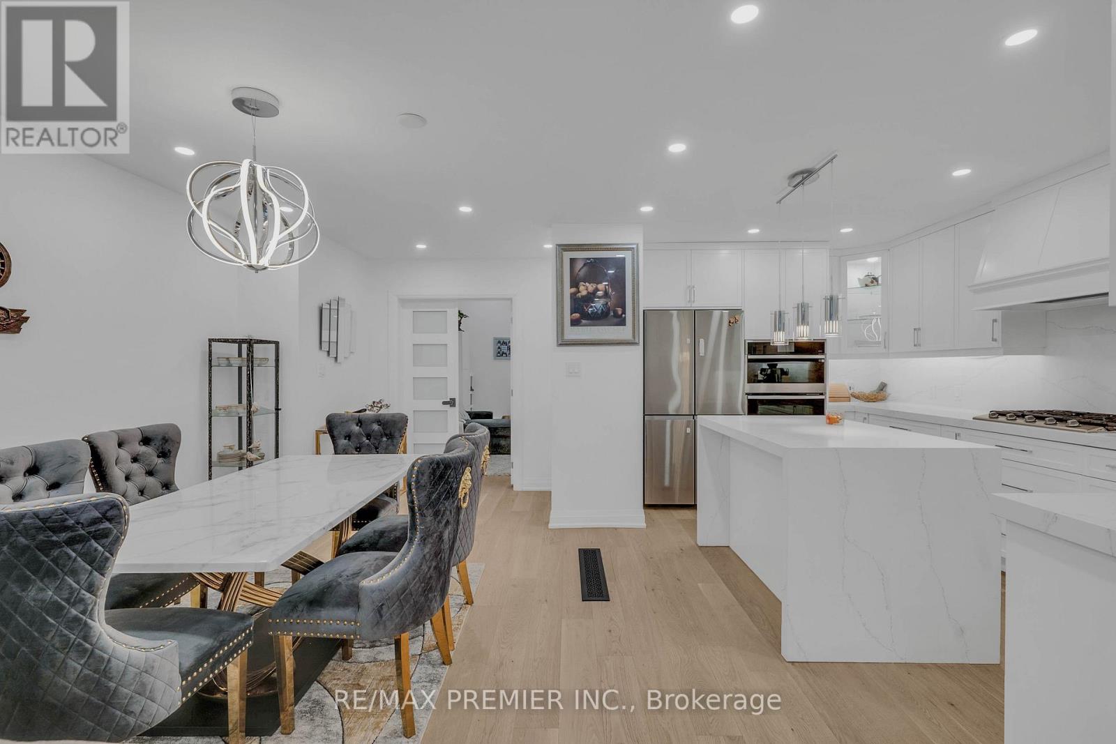 51 Bowerbank Drive, Toronto, Ontario  M2M 1Z9 - Photo 9 - C13092496