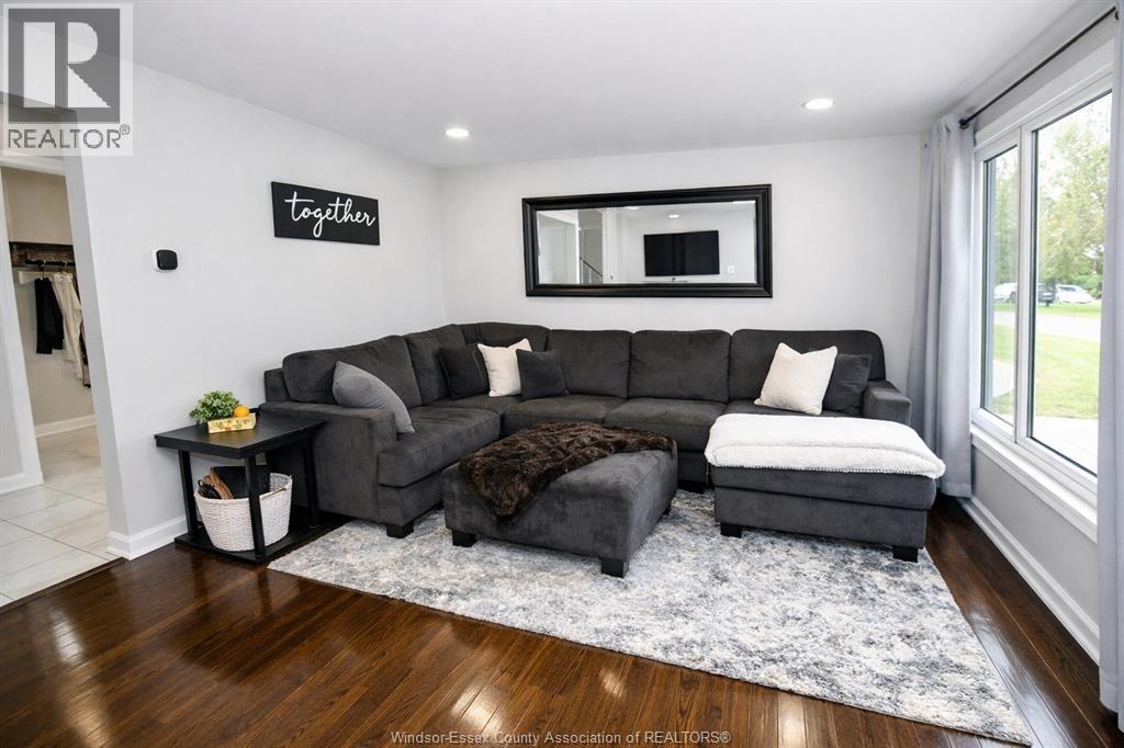 2935 Rivard, Windsor, Ontario  N8T 2J1 - Photo 3 - 26010377