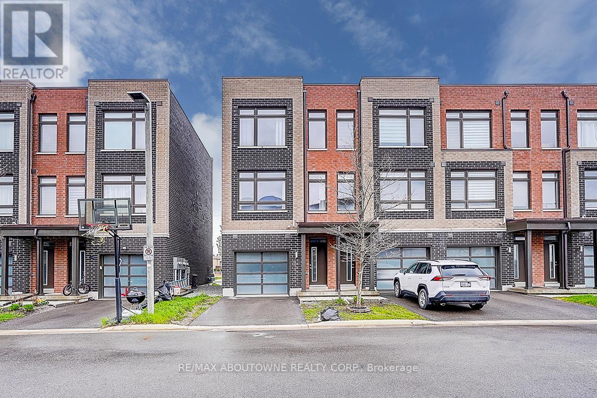 52 SAINTFIELD DRIVE, Vaughan, Ontario