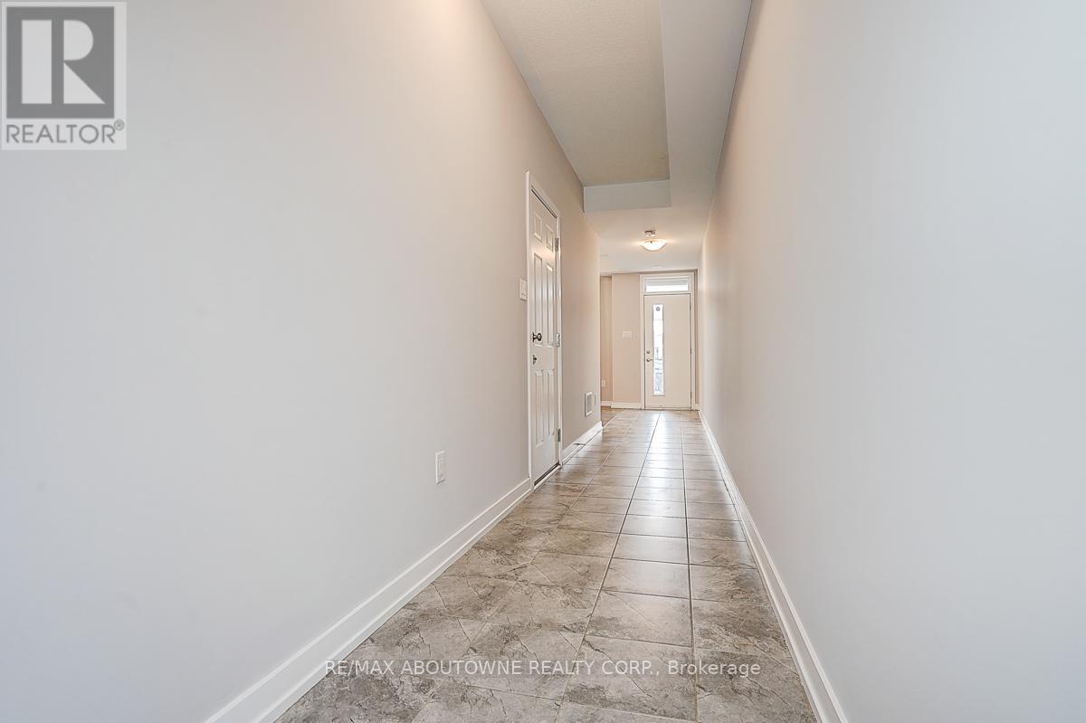 52 Saintfield Drive, Vaughan, Ontario  L4L 0L6 - Photo 6 - N13112524