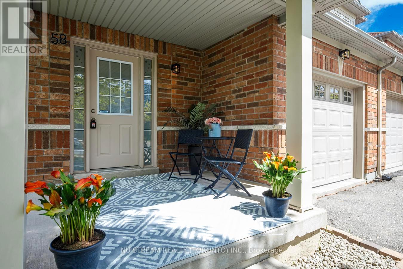 58 Rideau Drive, Richmond Hill, Ontario  L4B 4P3 - Photo 4 - N13128346