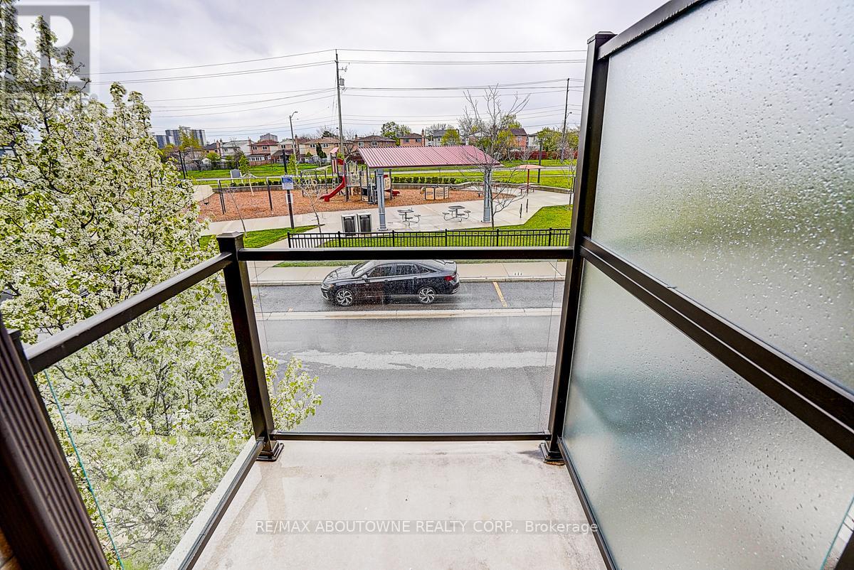 52 Saintfield Drive, Vaughan, Ontario  L4L 0L6 - Photo 23 - N13112524