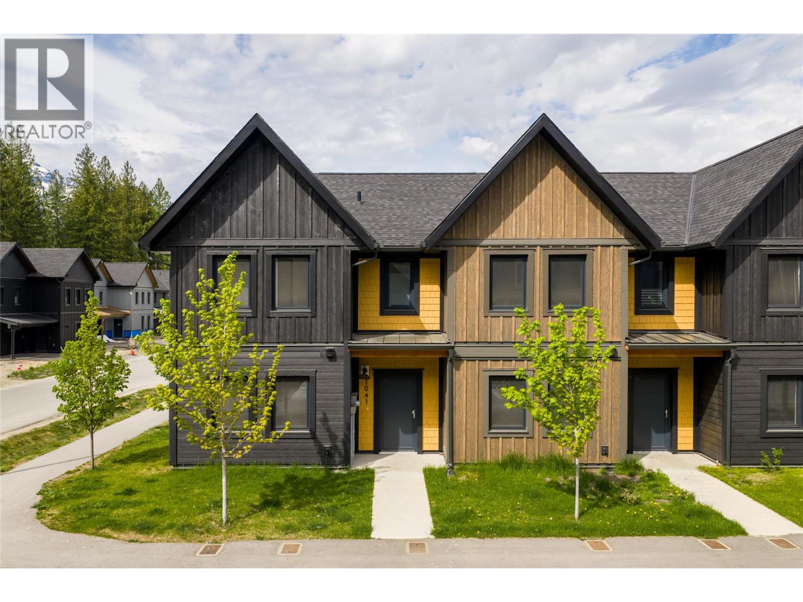 1041 Keystone Crescent, &nbsp; Revelstoke &nbsp; V0E2S1