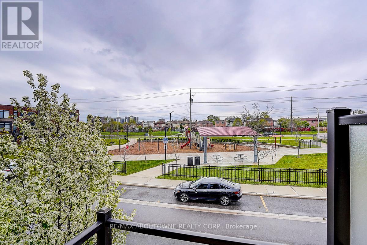 52 Saintfield Drive, Vaughan, Ontario  L4L 0L6 - Photo 24 - N13112524