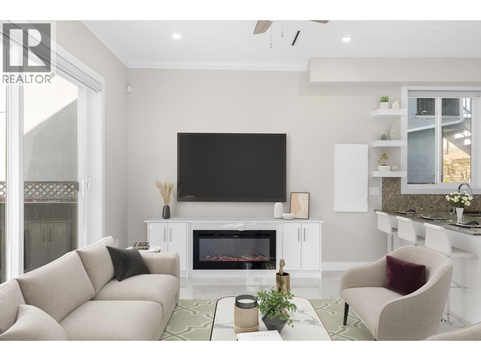 6692 Nanaimo Street, Vancouver, British Columbia  V5P 4L2 - Photo 4 - R3113717