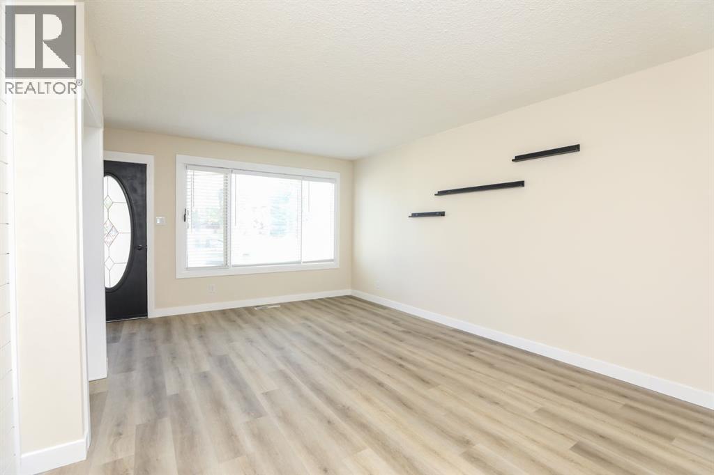 813 11 Avenue S, Lethbridge, Alberta  T1K 0H9 - Photo 3 - A2310838