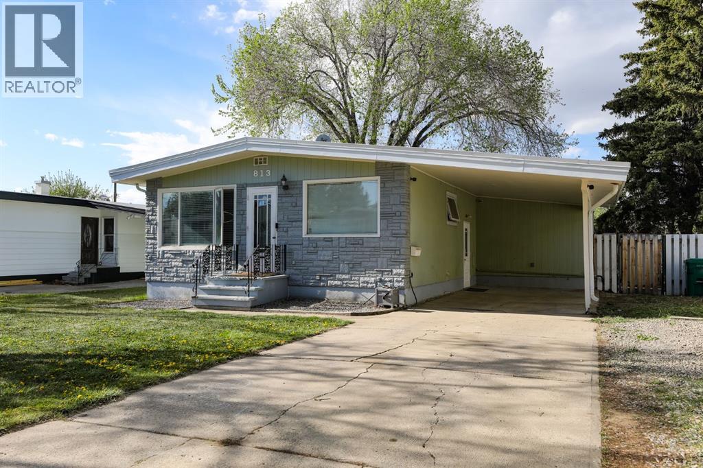813 11 Avenue S, Lethbridge, Alberta  T1K 0H9 - Photo 1 - A2310838