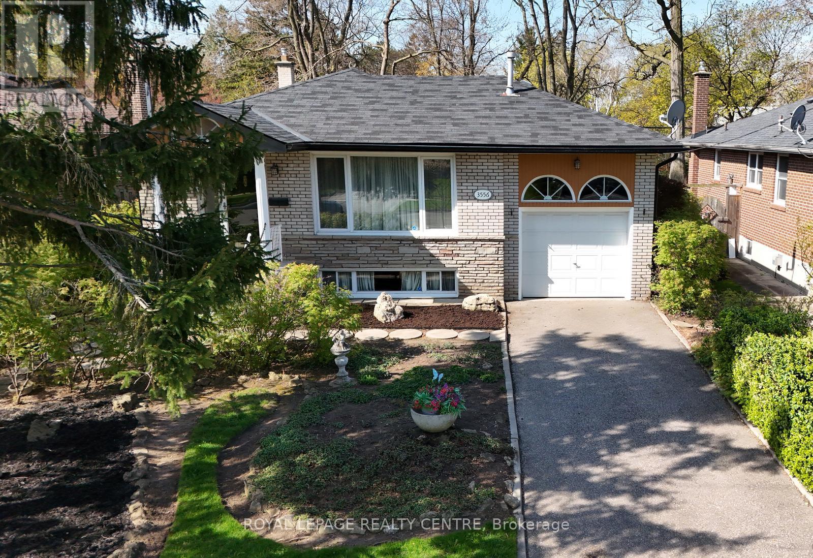 3556 The Credit Woodlands, Mississauga, Ontario  L5C 2K6 - Photo 1 - W13128952