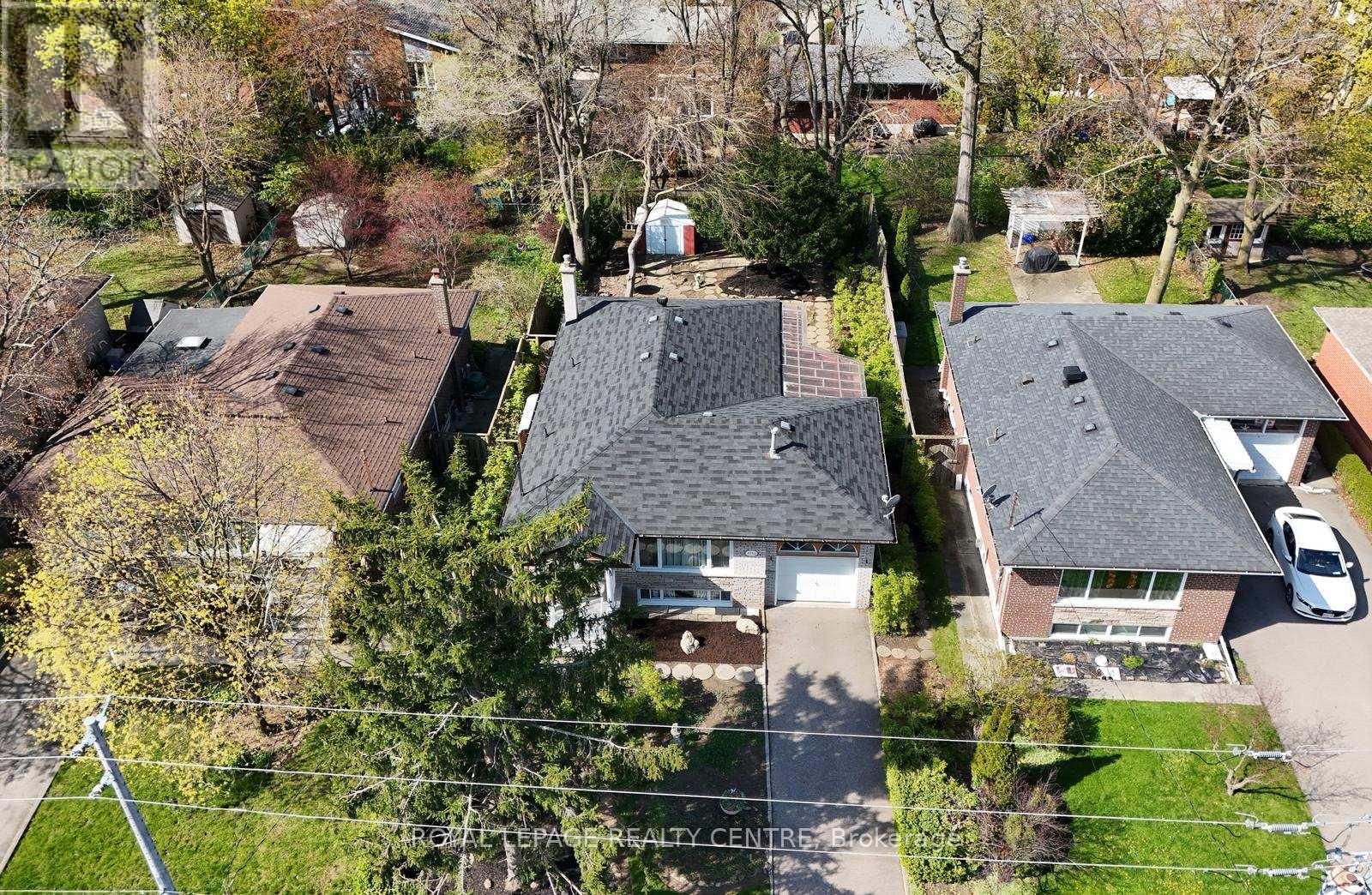 3556 The Credit Woodlands, Mississauga, Ontario  L5C 2K6 - Photo 2 - W13128952