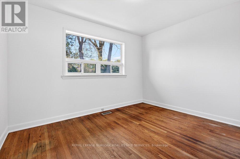 669 Drury Lane, Burlington, Ontario  L7R 2X8 - Photo 11 - W13128958