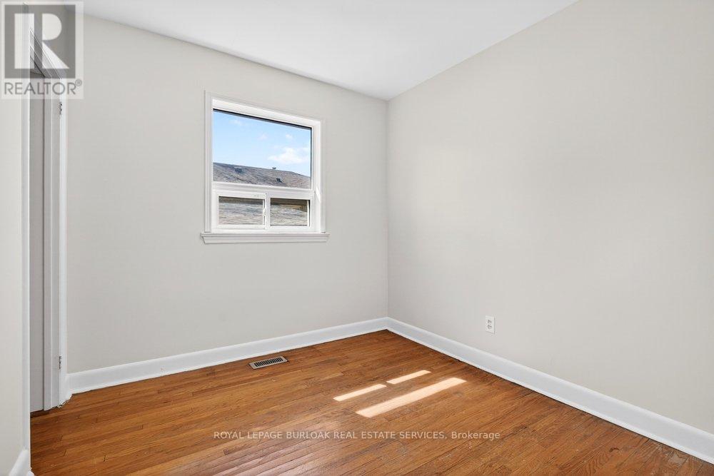669 Drury Lane, Burlington, Ontario  L7R 2X8 - Photo 15 - W13128958