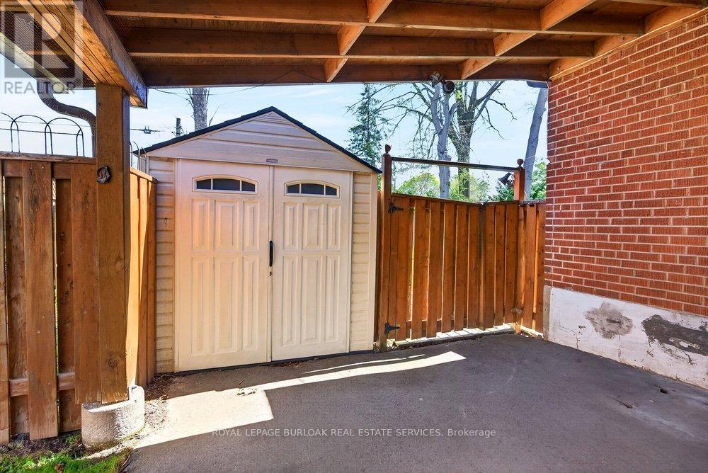 669 Drury Lane, Burlington, Ontario  L7R 2X8 - Photo 18 - W13128958