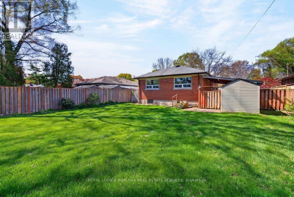 669 Drury Lane, Burlington, Ontario  L7R 2X8 - Photo 19 - W13128958