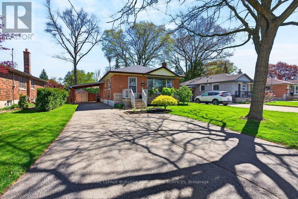 669 Drury Lane, Burlington, Ontario  L7R 2X8 - Photo 2 - W13128958