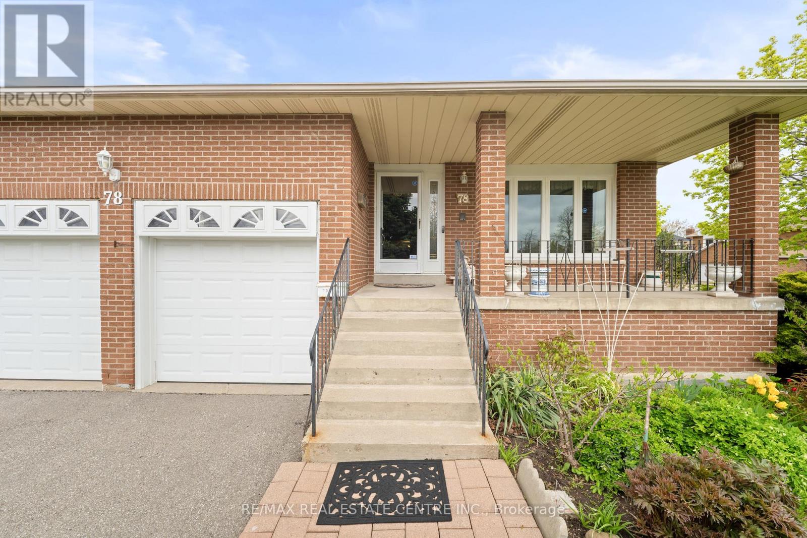 78 Panorama Crescent, Brampton, Ontario  L6S 3T9 - Photo 4 - W13128982